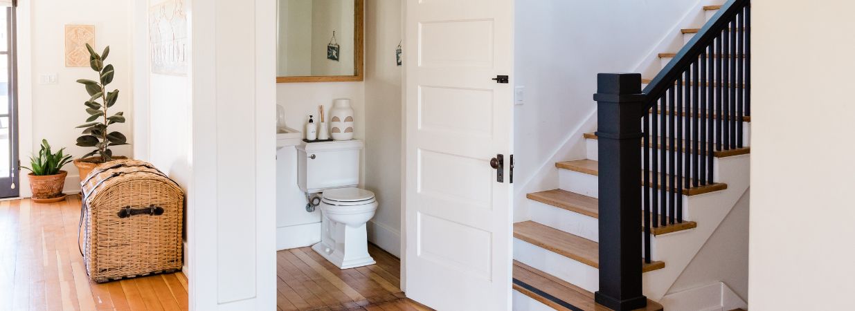 Abattant de toilette en bois bleu pétrole : Apportez de la couleur à vos wc