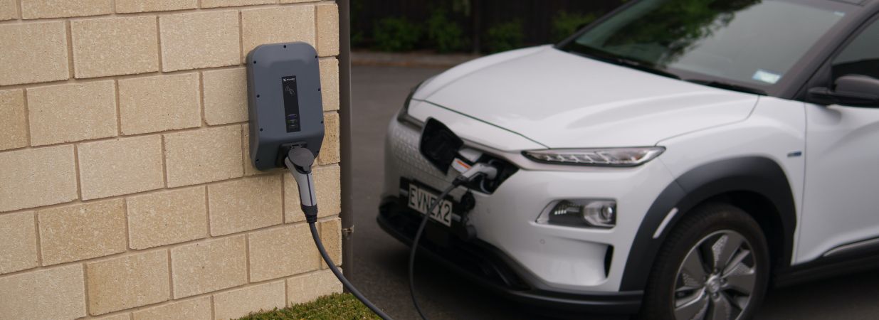 3 bonnes raisons de charger sa voiture hybride rechargeable