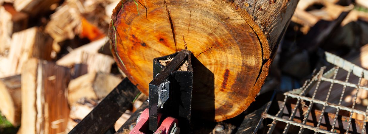 Comment choisir et utiliser une fendeuse à bois électrique